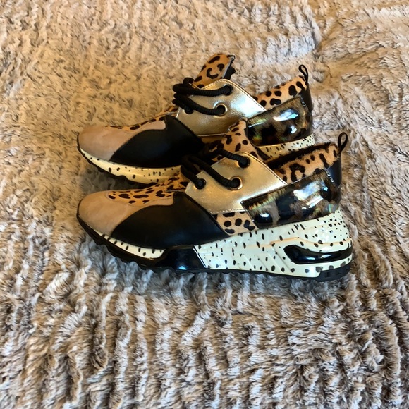Steve Madden leopard print active shoe - Picture 5 of 6